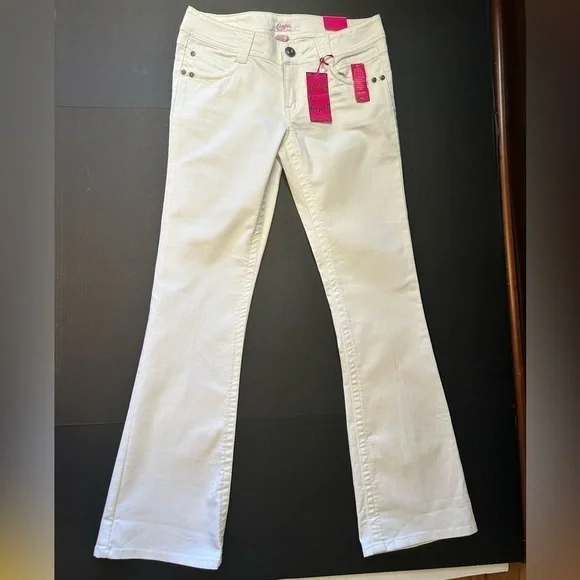 Candie’s white boot cut jeans with embroidered pockets NWT Sz-9 U19 - Picture 2 of 8